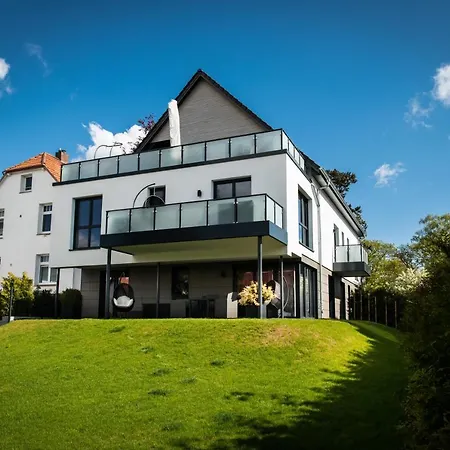 Ocean House Herz-2